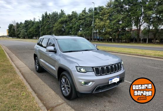 Camionetas - Jeep Grand cherokee 2017 Nafta 125000Km - En Venta