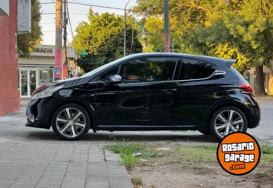 Autos - Peugeot 208 XY 2014 Nafta 107000Km - En Venta