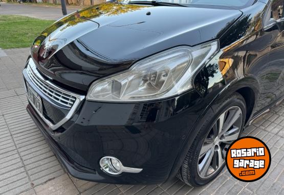Autos - Peugeot 208 XY 2014 Nafta 107000Km - En Venta