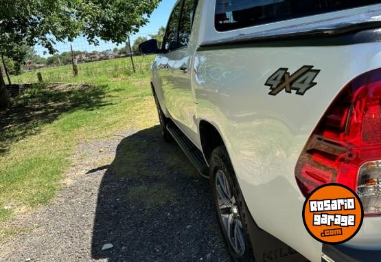 Camionetas - Toyota HILUX SRX 2017 Diesel 109000Km - En Venta