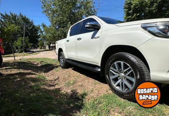 Camionetas - Toyota HILUX SRX 2017 Diesel 109000Km - En Venta