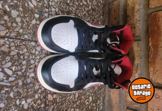 Indumentaria - Jordan mid - En Venta