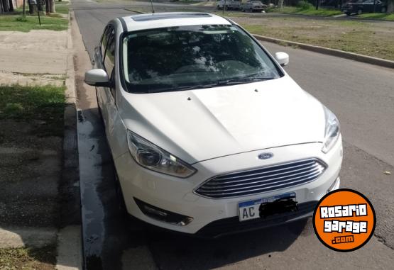 Autos - Ford Focus Titanium 2018 Nafta 99500Km - En Venta