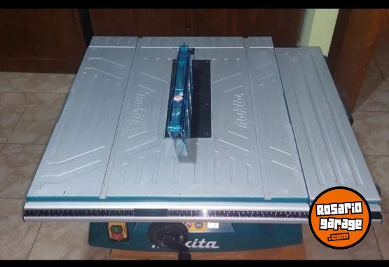 Herramientas - Sierra circular de banco Makita mlt100 255mm 150ww con disco (usada) - En Venta