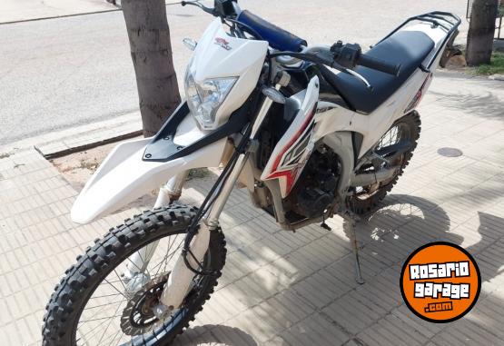 Motos - Corven Txr 2017 Nafta 14000Km - En Venta