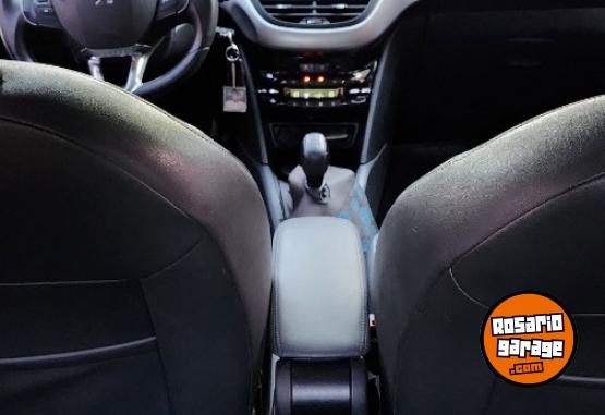 Autos - Peugeot 208 2019 Nafta 41500Km - En Venta