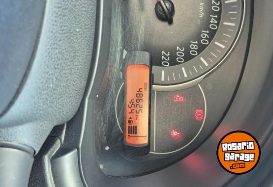 Autos - Nissan March 2017 Nafta 48600Km - En Venta