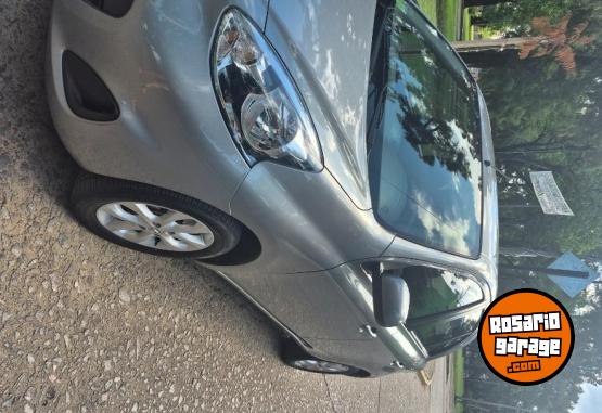 Autos - Nissan March 2017 Nafta 48600Km - En Venta