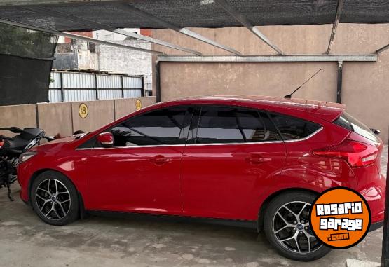 Autos - Ford Focus Titanium 2015 Nafta 81000Km - En Venta