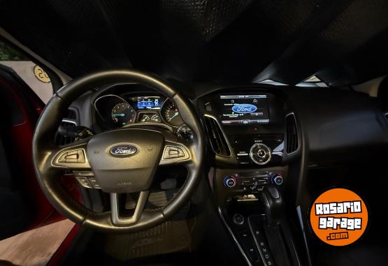 Autos - Ford Focus Titanium 2015 Nafta 81000Km - En Venta