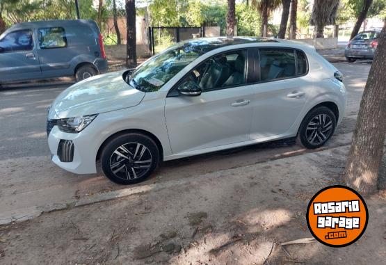 Autos - Peugeot 208 2025 Nafta 6000Km - En Venta