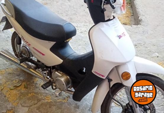 Motos - Motomel Blitz 2025 Nafta 3200Km - En Venta