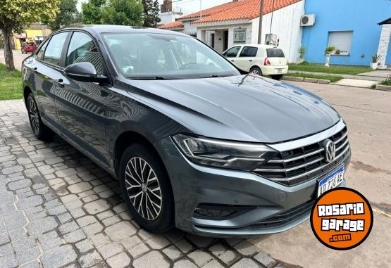 Autos - Volkswagen Vento Comfortline 2019 Nafta 181000Km - En Venta