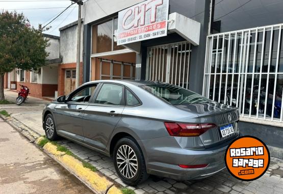 Autos - Volkswagen Vento Comfortline 2019 Nafta 181000Km - En Venta