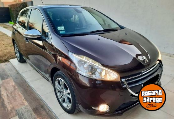 Autos - Peugeot 208 2014 Nafta 90000Km - En Venta