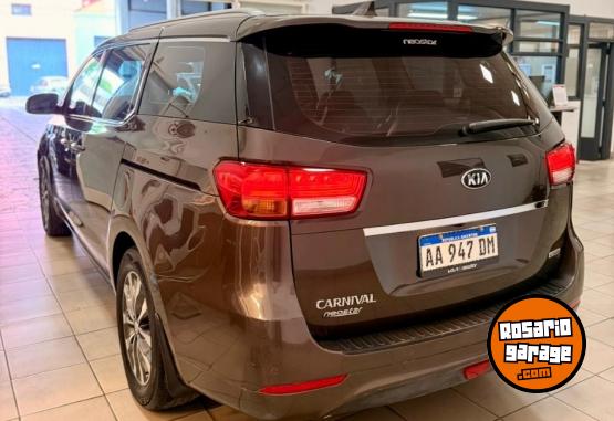 Camionetas - Kia Carnival EX Premium 2017 Diesel 132000Km - En Venta