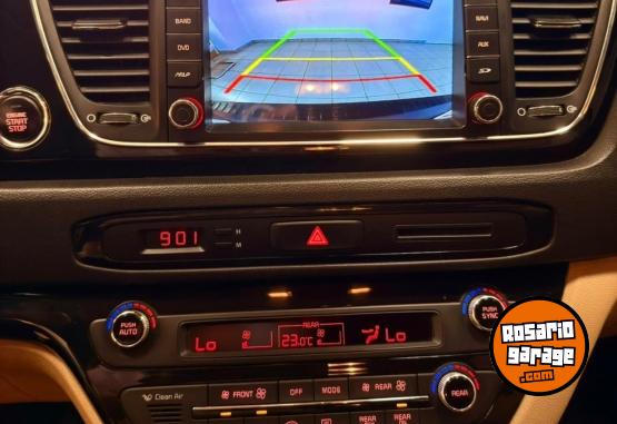 Camionetas - Kia Carnival EX Premium 2017 Diesel 132000Km - En Venta