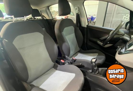 Autos - Peugeot 208 Touchcreen 2014 Nafta 92300Km - En Venta