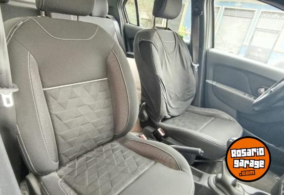 Autos - Renault Logan Zen 2023 Nafta 21000Km - En Venta