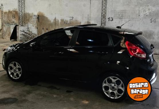 Autos - Ford Fiesta Kinetic 2013 Nafta 100000Km - En Venta