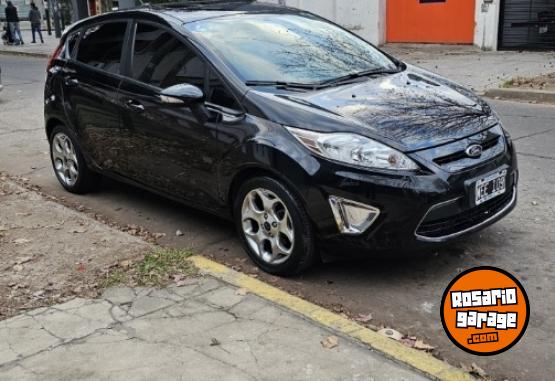 Autos - Ford Fiesta Kinetic 2013 Nafta 100000Km - En Venta