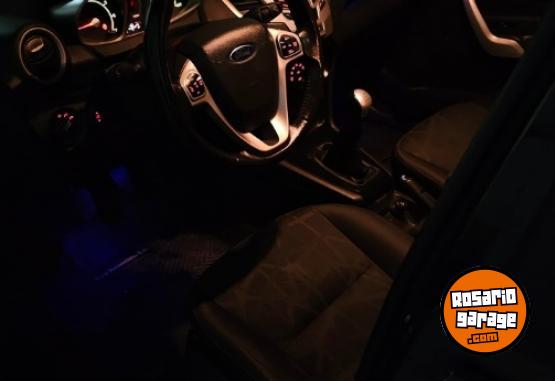 Autos - Ford Fiesta Kinetic 2013 Nafta 100000Km - En Venta