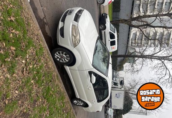 Autos - Fiat Siena 2014 GNC 205000Km - En Venta