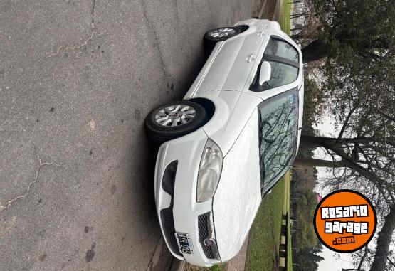 Autos - Fiat Siena 2014 GNC 205000Km - En Venta