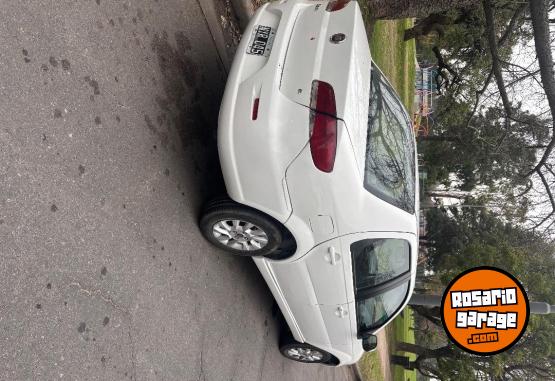 Autos - Fiat Siena 2014 GNC 205000Km - En Venta