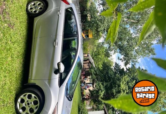 Autos - Ford Fiesta kinect design 2012 Nafta 182000Km - En Venta