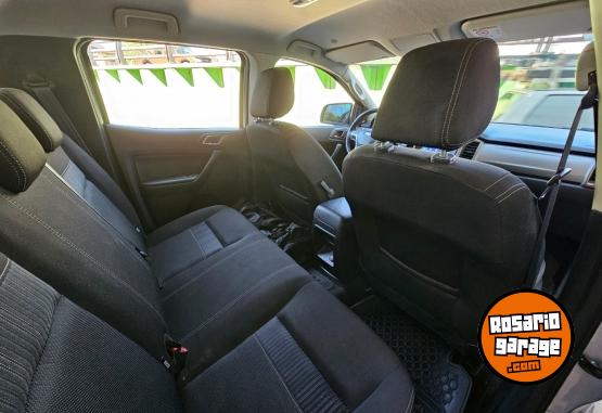 Camionetas - Ford Ranger 4x4 2023 Diesel 64000Km - En Venta