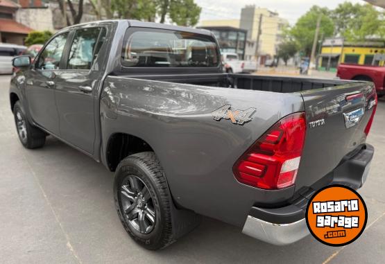 Camionetas - Toyota HILUX SR 2025 Diesel 3Km - En Venta