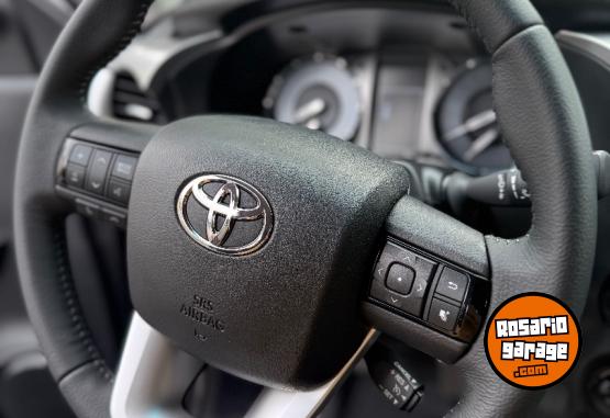 Camionetas - Toyota HILUX SR 2025 Diesel 3Km - En Venta