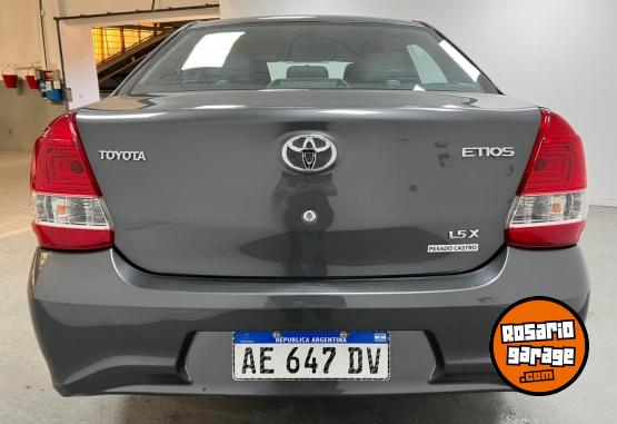 Autos - Toyota ETIOS 1,5 X 4P MT 2021 Nafta 76087Km - En Venta