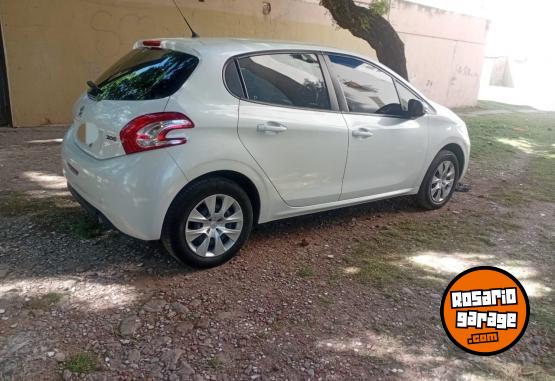 Autos - Peugeot 208 activ 2014 Nafta 70000Km - En Venta