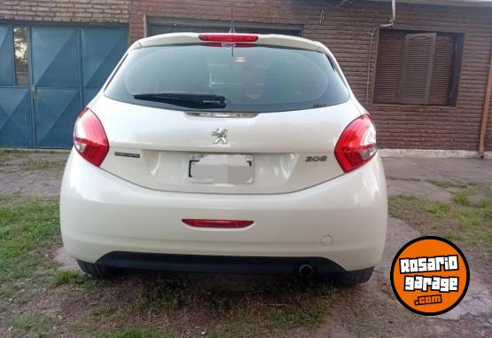 Autos - Peugeot 208 activ 2014 Nafta 70000Km - En Venta
