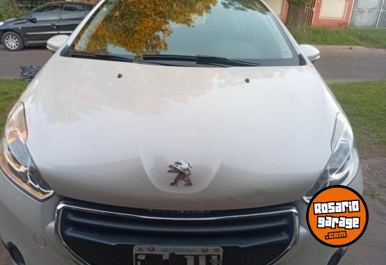 Autos - Peugeot 208 activ 2014 Nafta 70000Km - En Venta