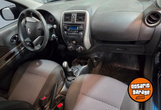 Autos - Nissan March 2017 Nafta 70200Km - En Venta