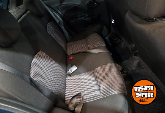 Autos - Nissan March 2017 Nafta 70200Km - En Venta