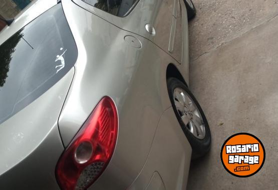 Autos - Peugeot 207 compact 2012 GNC 225000Km - En Venta