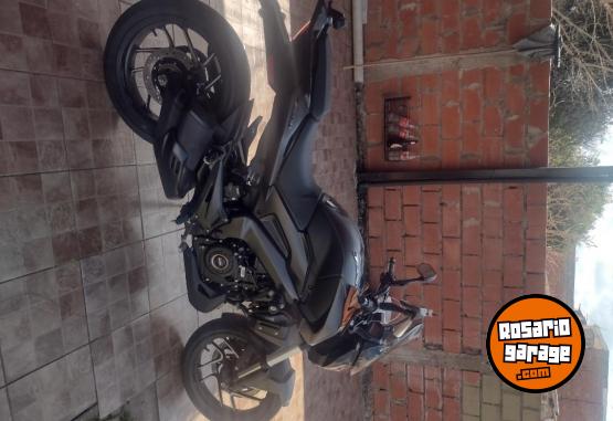 Motos - Bajaj Dominar 400 2025 Nafta 2500Km - En Venta
