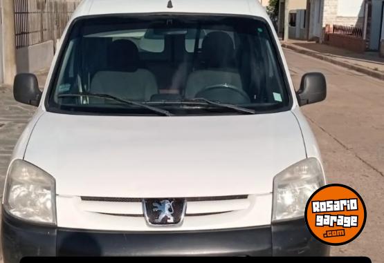 Utilitarios - Peugeot Partner kangoo Fiorino 2010 Nafta 11Km - En Venta