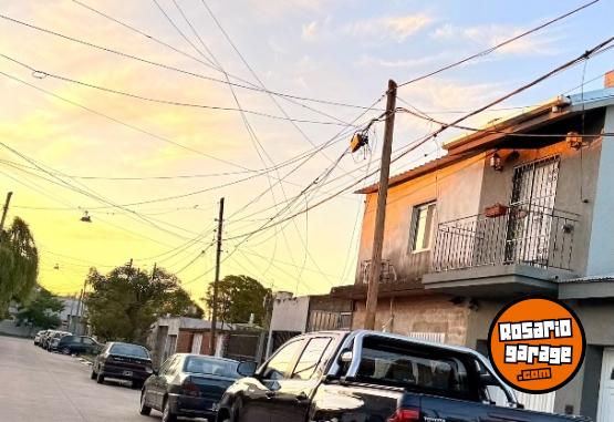 Camionetas - Toyota Hilux SRV 2017 Diesel 170000Km - En Venta