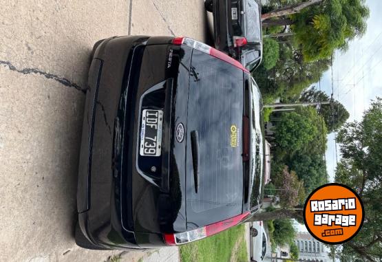 Autos - Ford Fiesta Ambiente 2009 Nafta 245000Km - En Venta