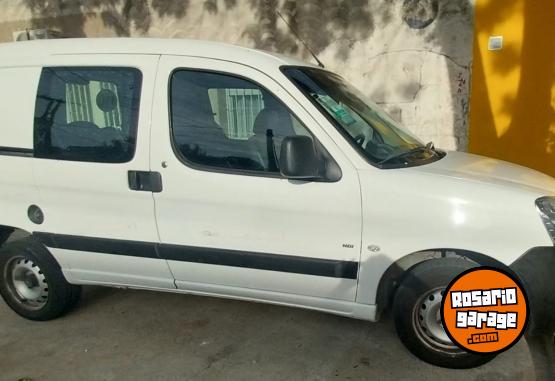 Utilitarios - Peugeot Partner 2017 Diesel 120000Km - En Venta