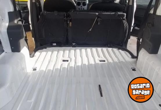 Utilitarios - Peugeot Partner 2017 Diesel 120000Km - En Venta