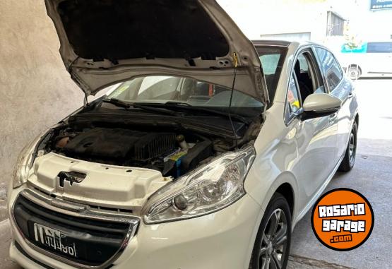 Autos - Peugeot 208 feline 2013 Nafta 136000Km - En Venta