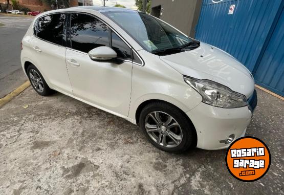 Autos - Peugeot 208 feline 2013 Nafta 136000Km - En Venta