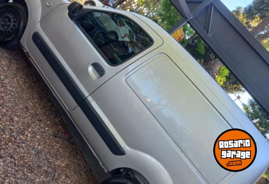Utilitarios - Renault Kangoo furgon 2016 Nafta 176000Km - En Venta
