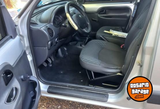 Utilitarios - Renault Kangoo furgon 2016 Nafta 176000Km - En Venta